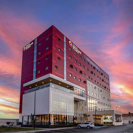Ramada Encore By Wyndham Guadalajara Aeropuerto Las Pintas エクステリア 写真