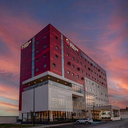 Ramada Encore By Wyndham Guadalajara Aeropuerto Las Pintas エクステリア 写真