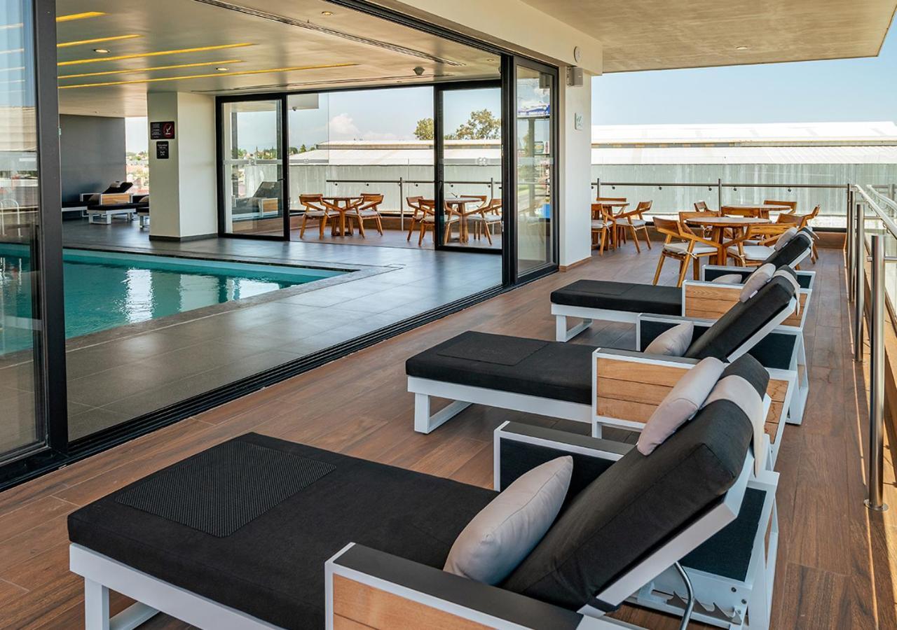 Ramada Encore By Wyndham Guadalajara Aeropuerto Las Pintas エクステリア 写真