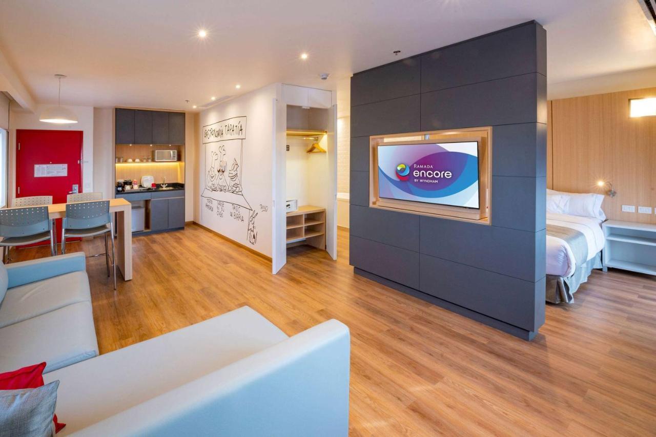 Ramada Encore By Wyndham Guadalajara Aeropuerto Las Pintas エクステリア 写真