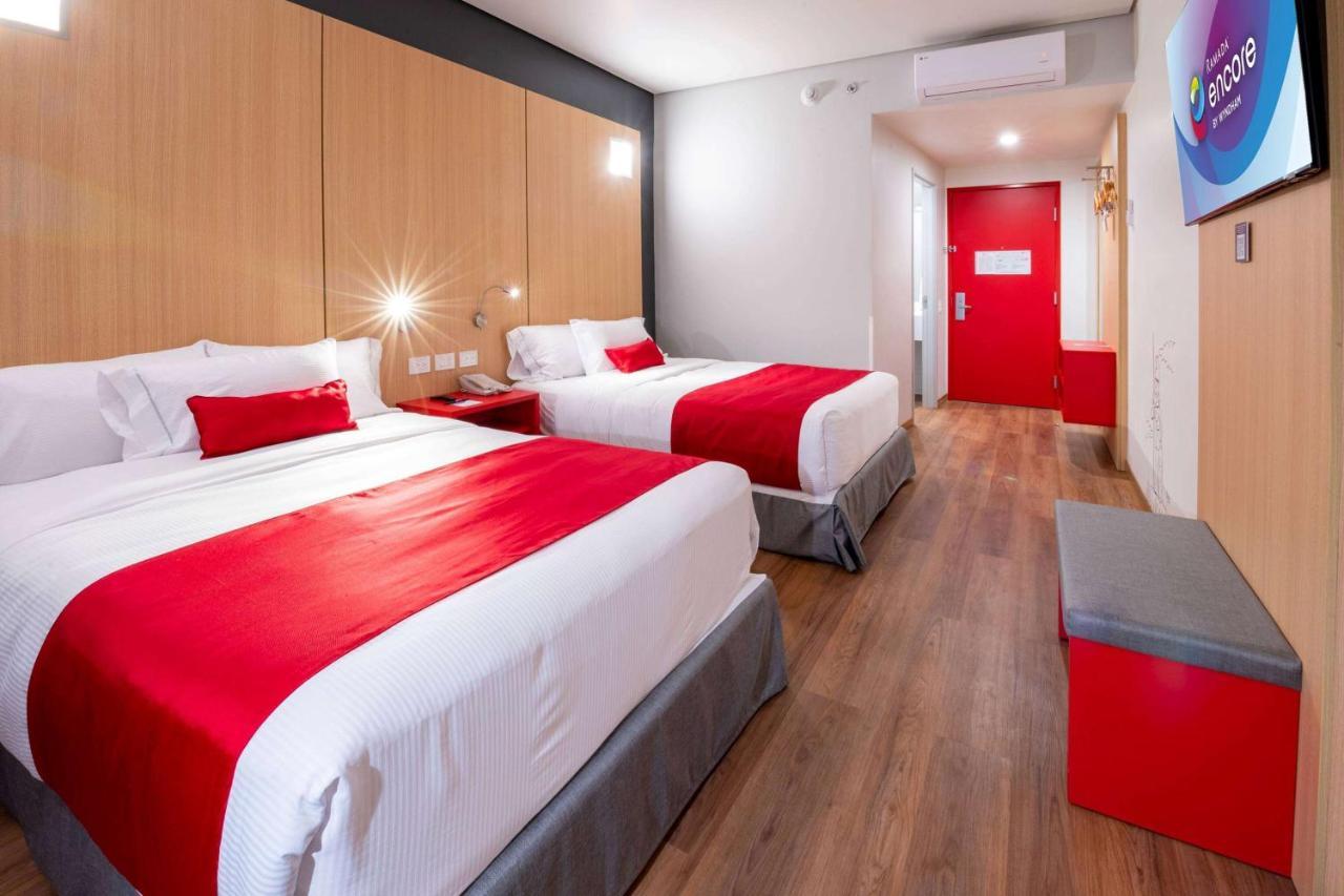 Ramada Encore By Wyndham Guadalajara Aeropuerto Las Pintas エクステリア 写真